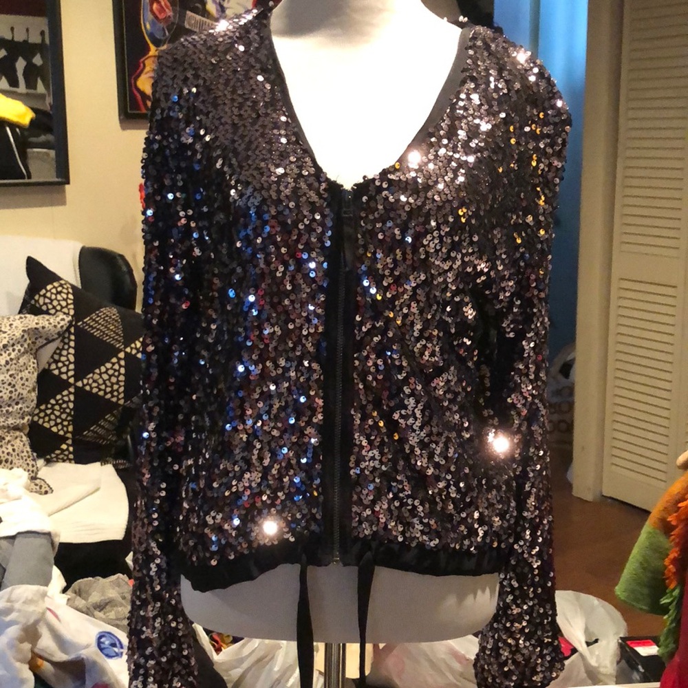 Sequence black top